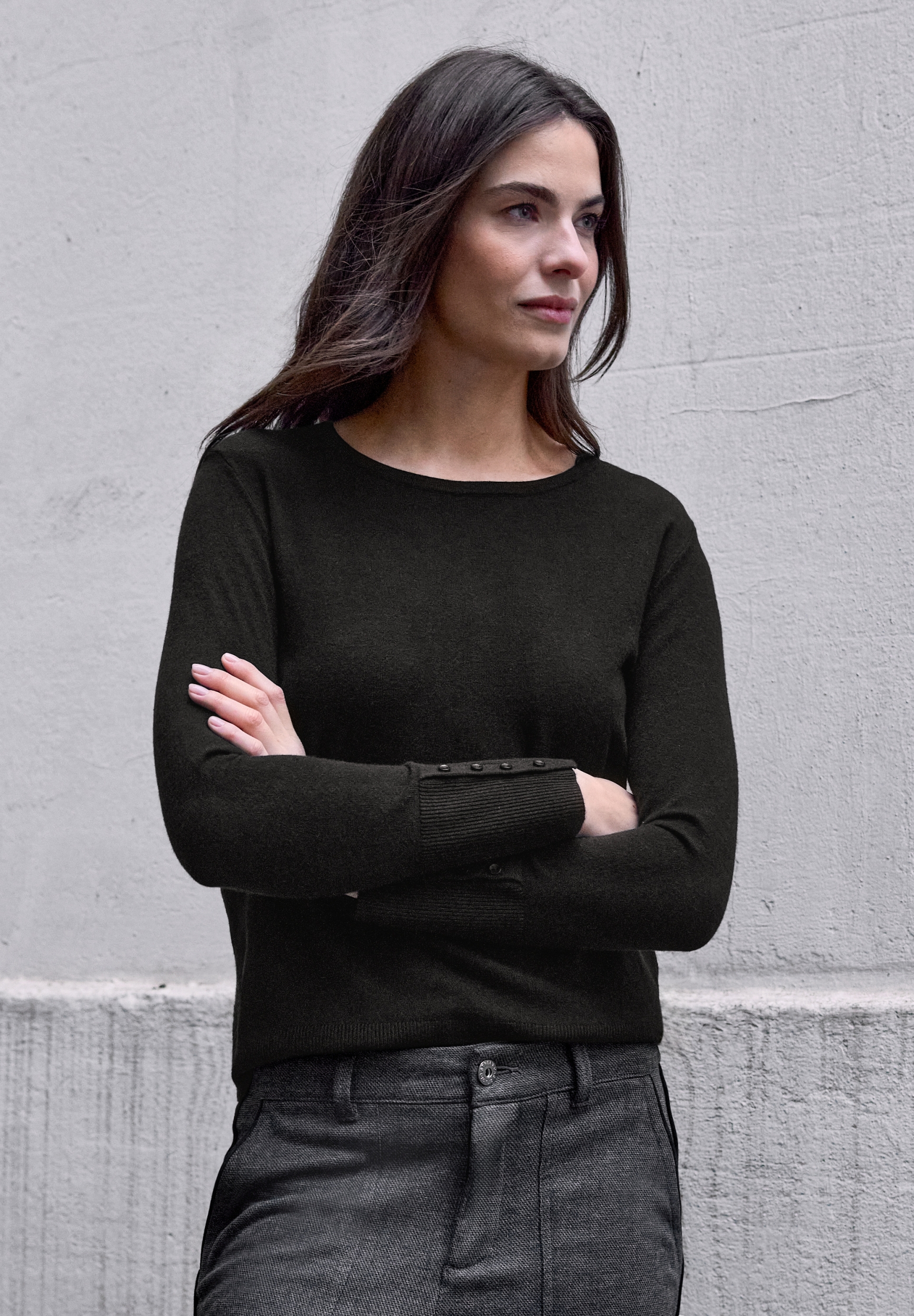 LTD QR Studio_button cuff deta #3