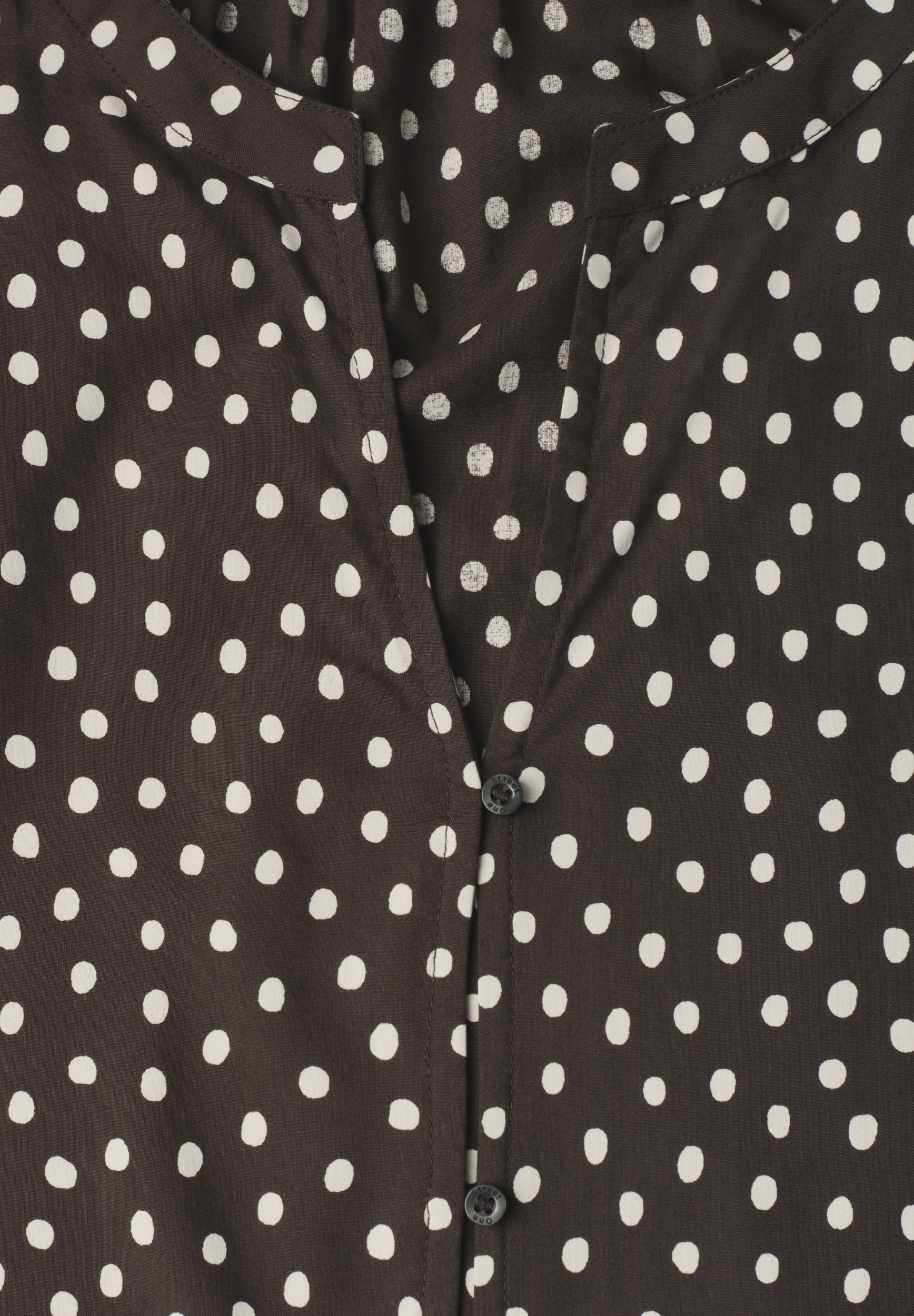 LTD QR Splitneck blouse w butt #2